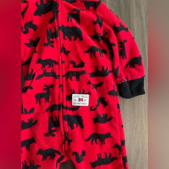 Carters baby Red and Black animal pattern fleece onesie with hoodie size 9M - Picture 3 of 5